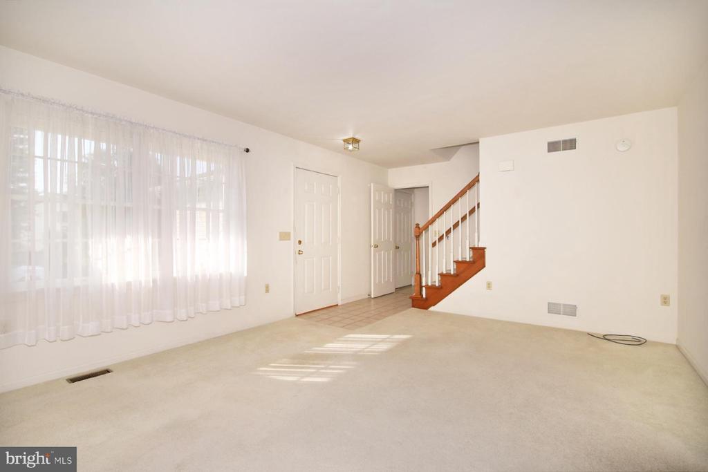 357 ACORN CIRCLE