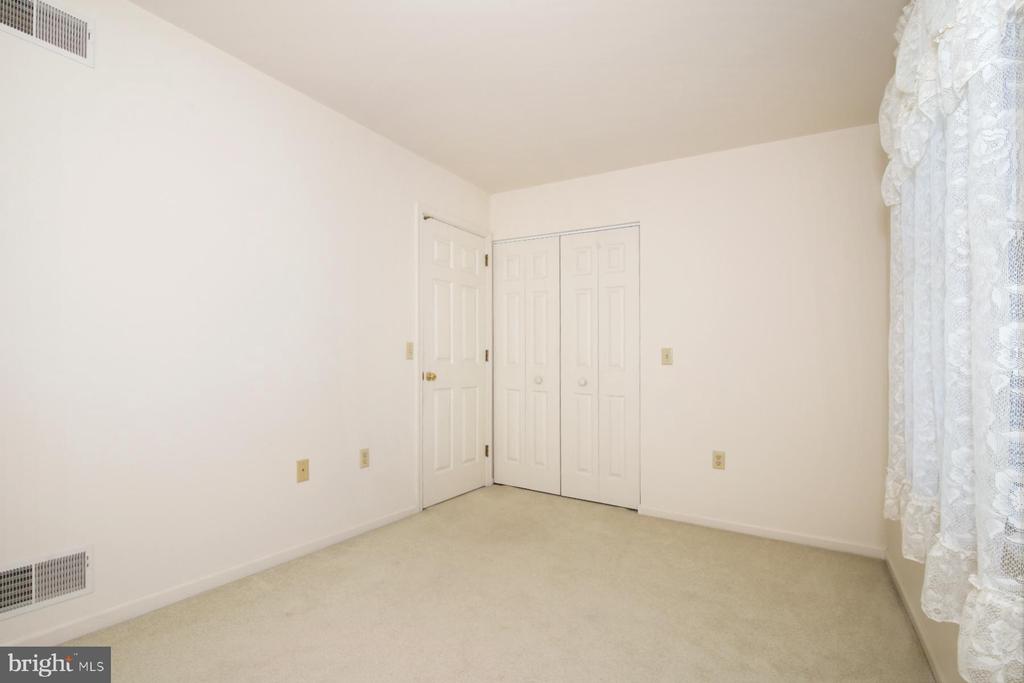 357 ACORN CIRCLE