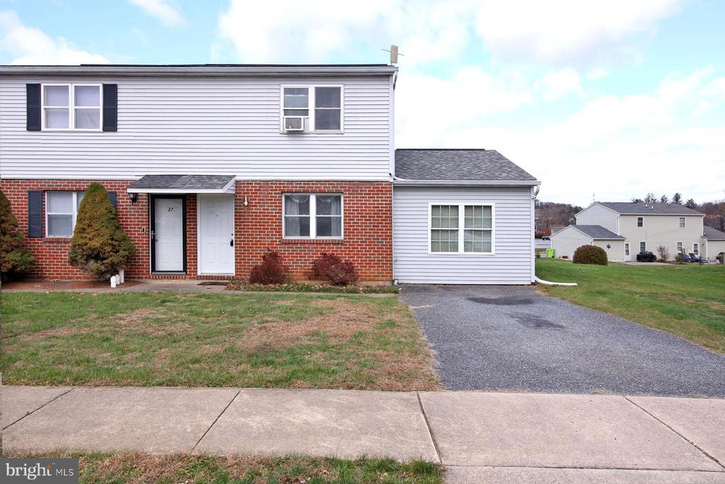 25 WALNUT MILL LANE