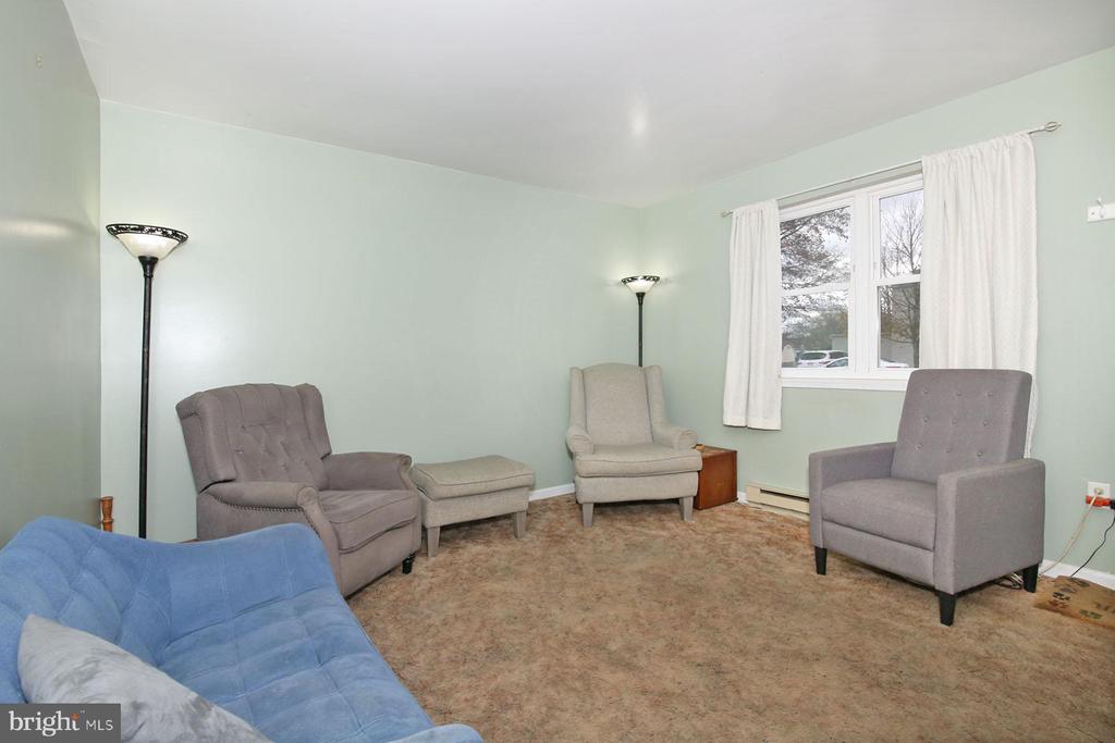 25 WALNUT MILL LANE
