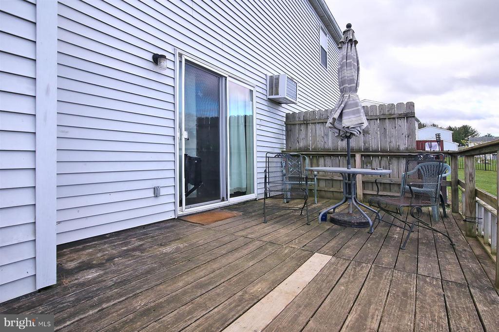 25 WALNUT MILL LANE