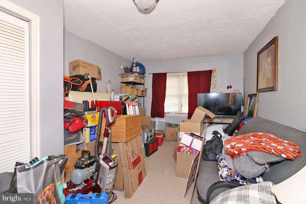 25 WALNUT MILL LANE