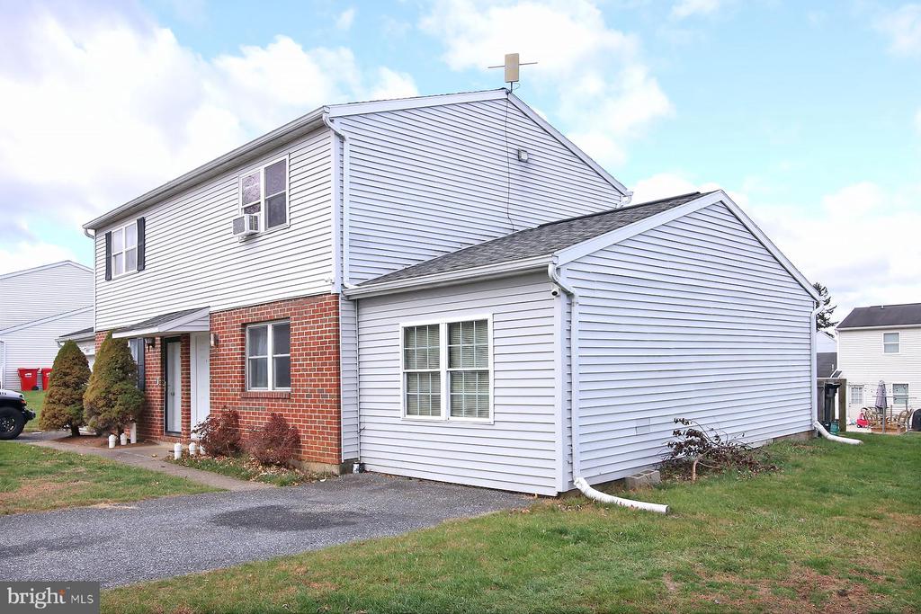 25 WALNUT MILL LANE