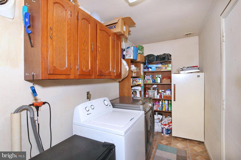 25 WALNUT MILL LANE