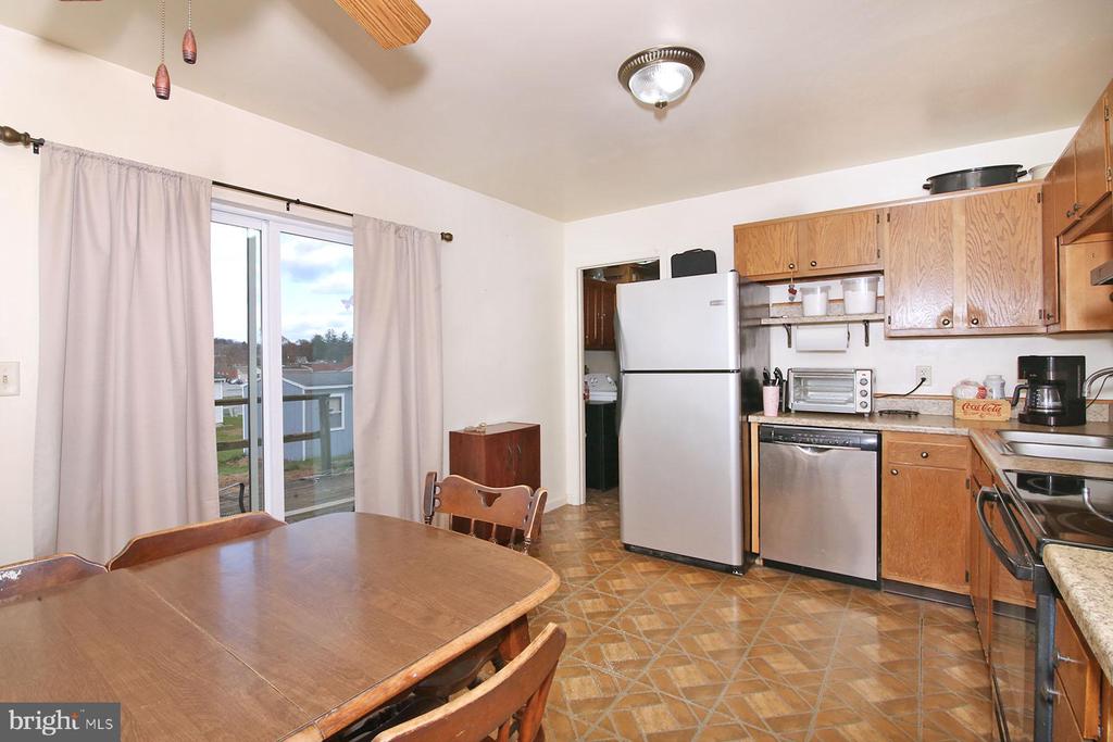 25 WALNUT MILL LANE
