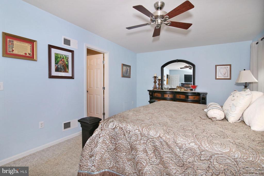 706 BROOKSIDE LANE