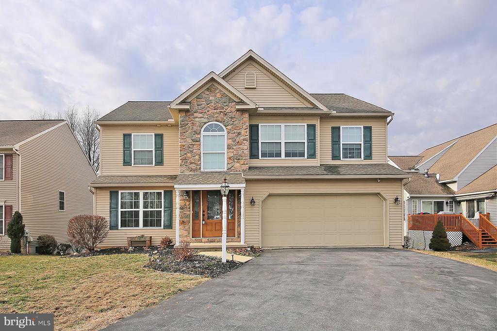 706 BROOKSIDE LANE
