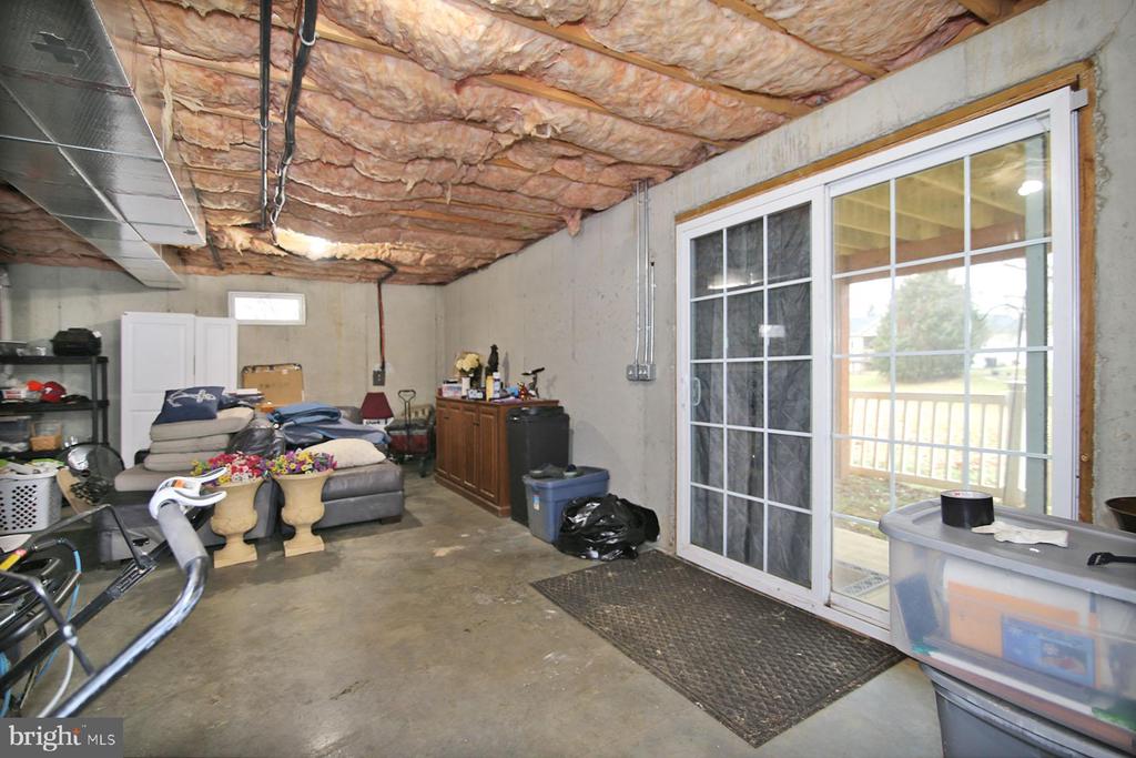 706 BROOKSIDE LANE