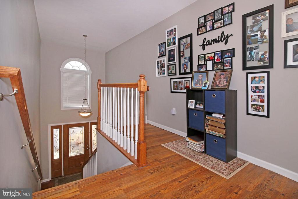 706 BROOKSIDE LANE