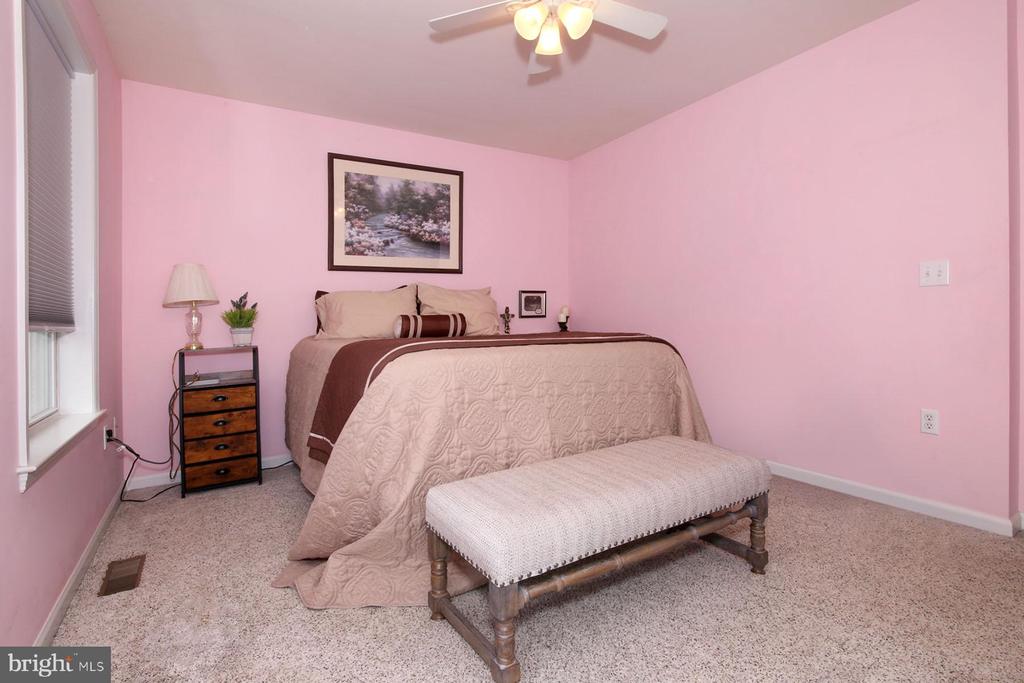 706 BROOKSIDE LANE