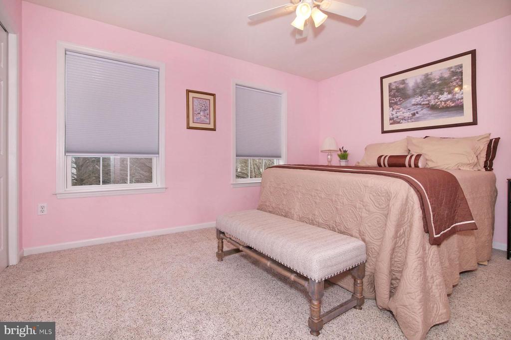 706 BROOKSIDE LANE