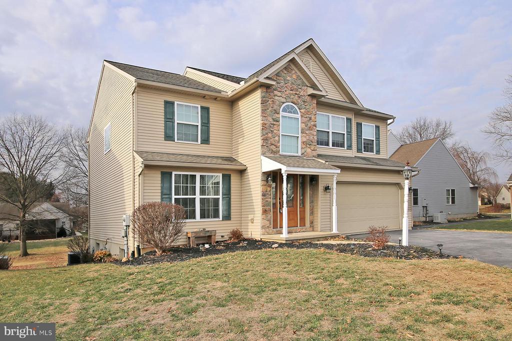 706 BROOKSIDE LANE
