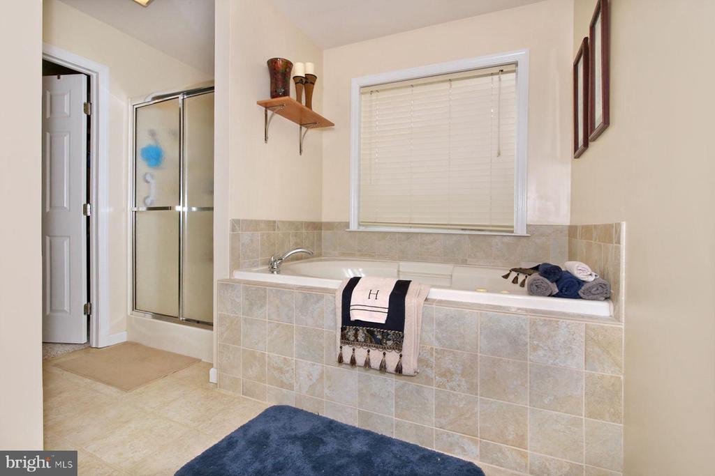 706 BROOKSIDE LANE