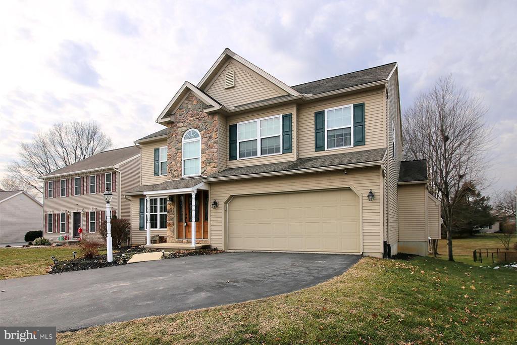 706 BROOKSIDE LANE