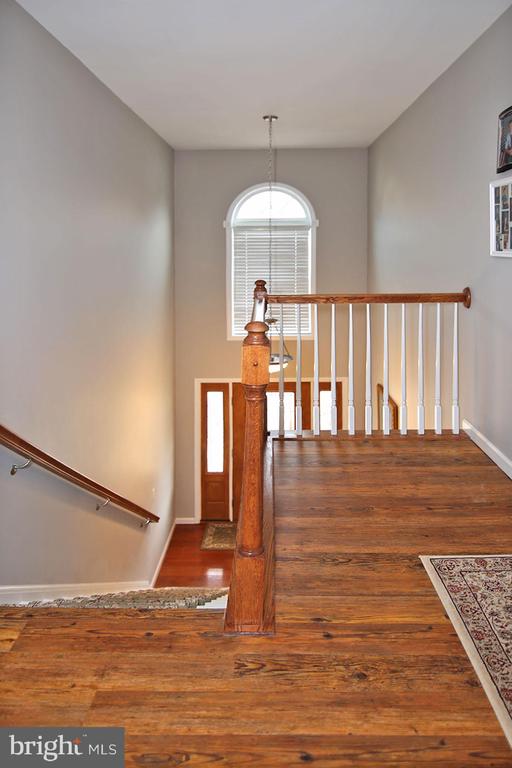 706 BROOKSIDE LANE