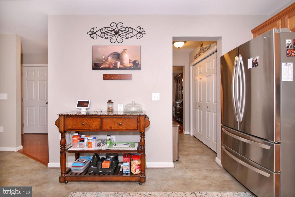 706 BROOKSIDE LANE