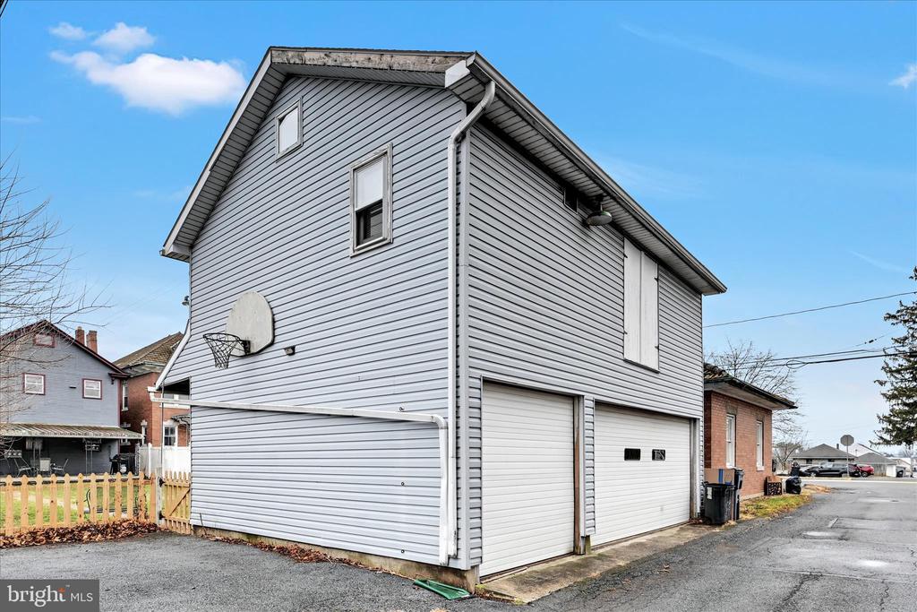 7 E PENN AVENUE