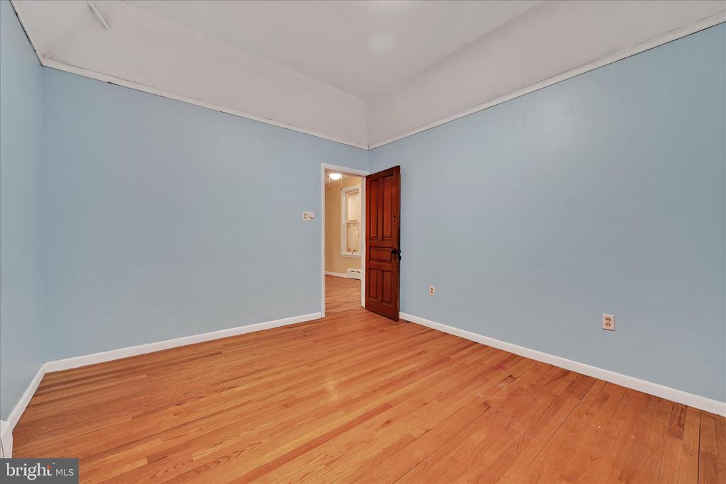 7 E PENN AVENUE