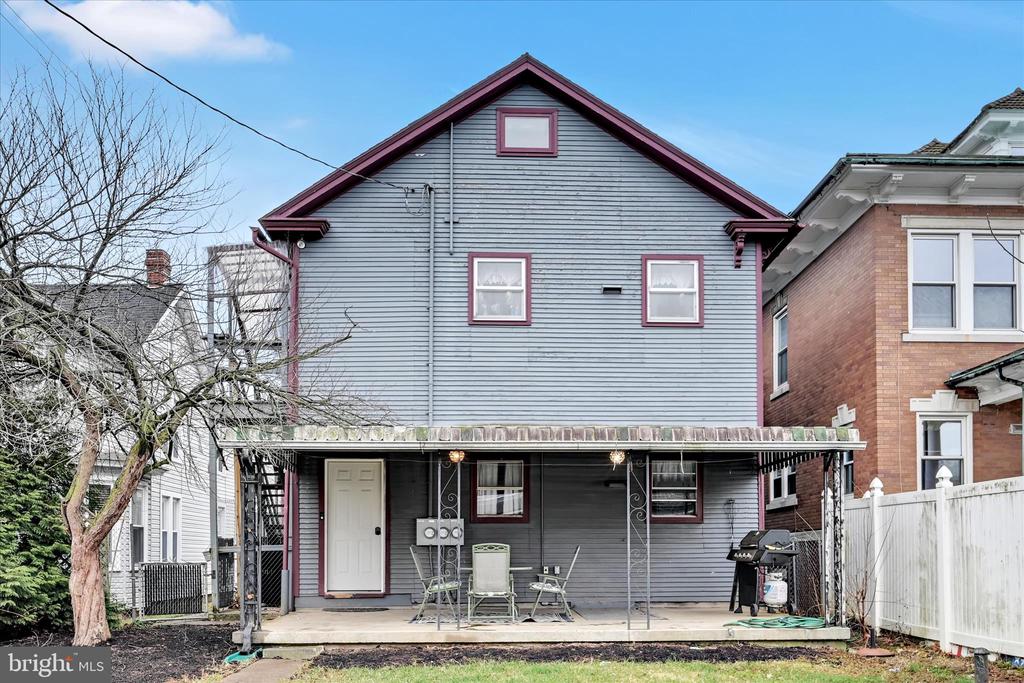 7 E PENN AVENUE