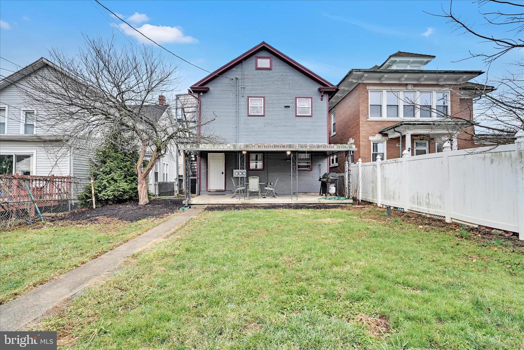 7 E PENN AVENUE