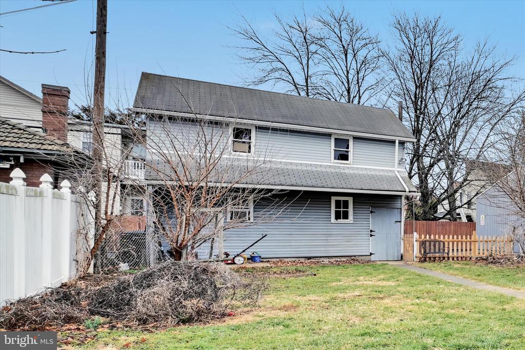 7 E PENN AVENUE