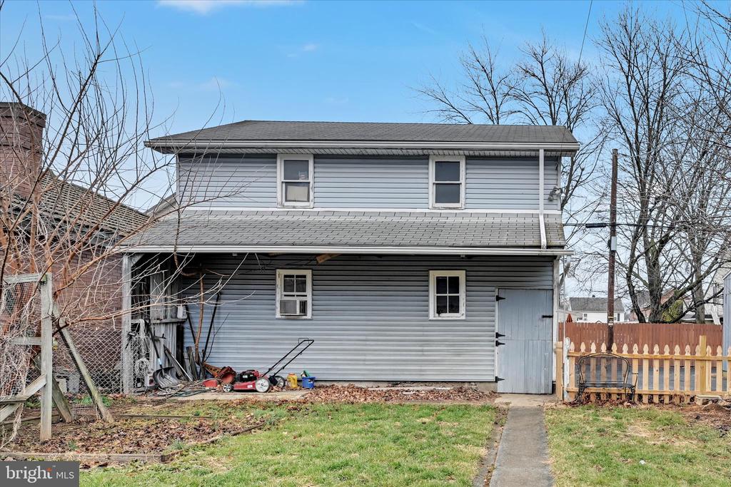 7 E PENN AVENUE