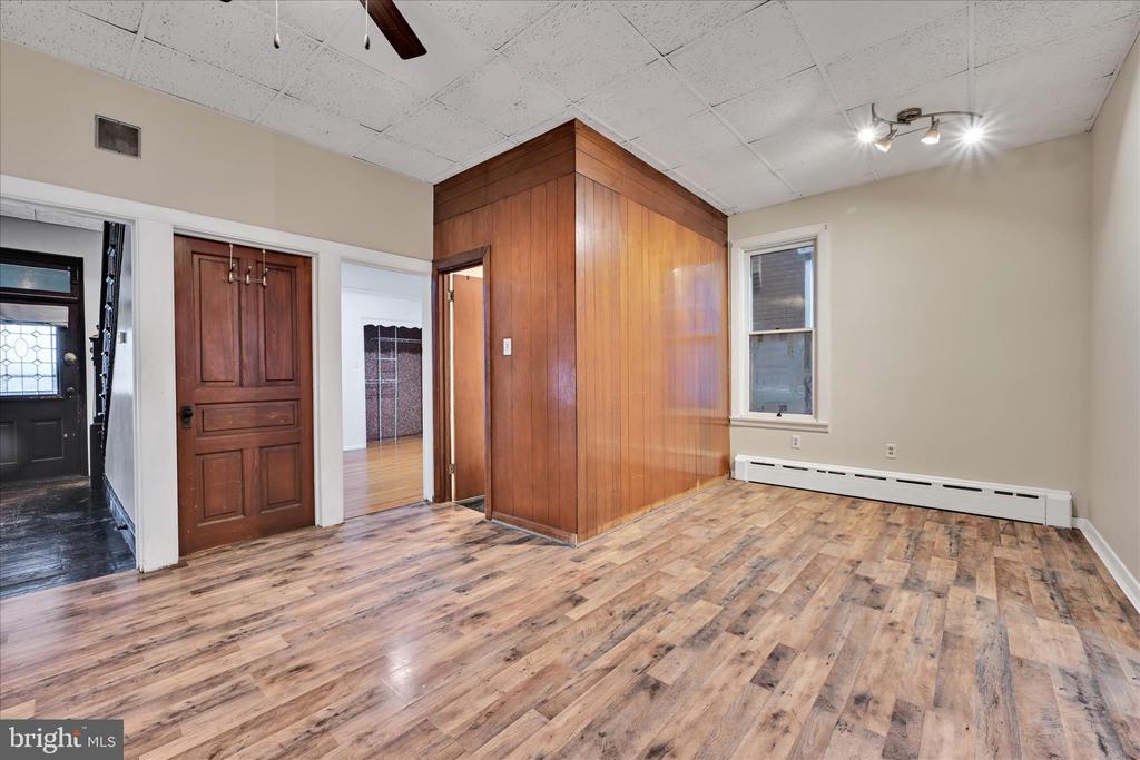 7 E PENN AVENUE