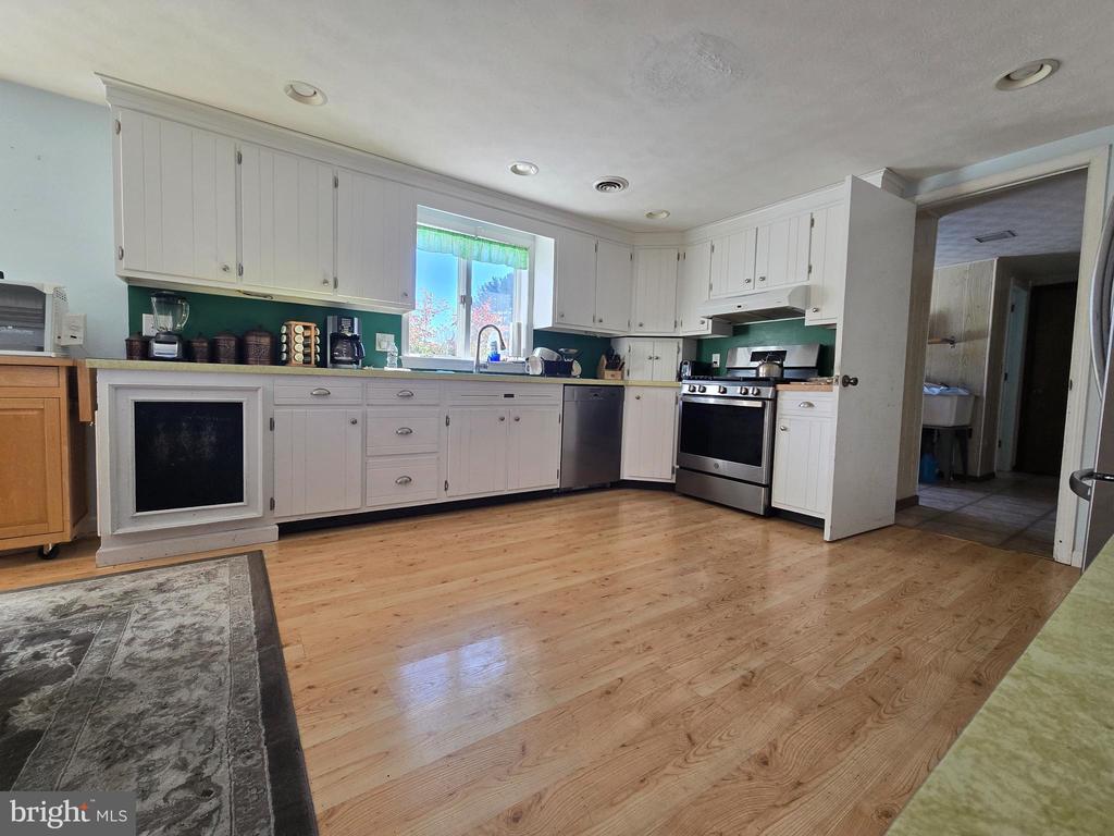 2 N WILLOW STREET