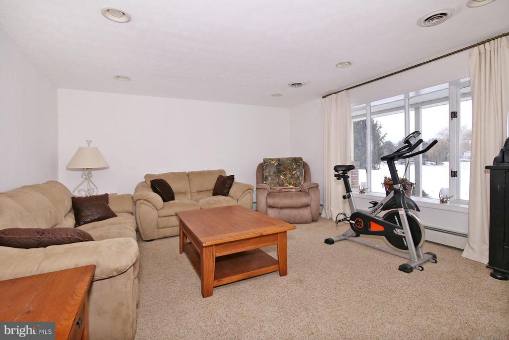 2 N WILLOW STREET