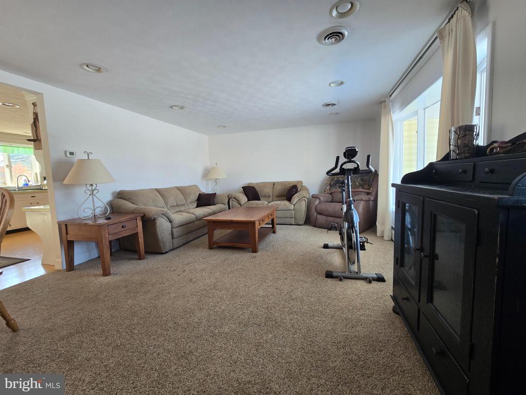 2 N WILLOW STREET
