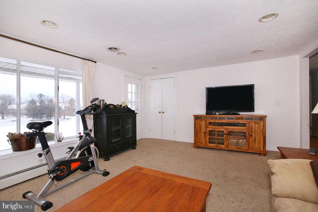 2 N WILLOW STREET