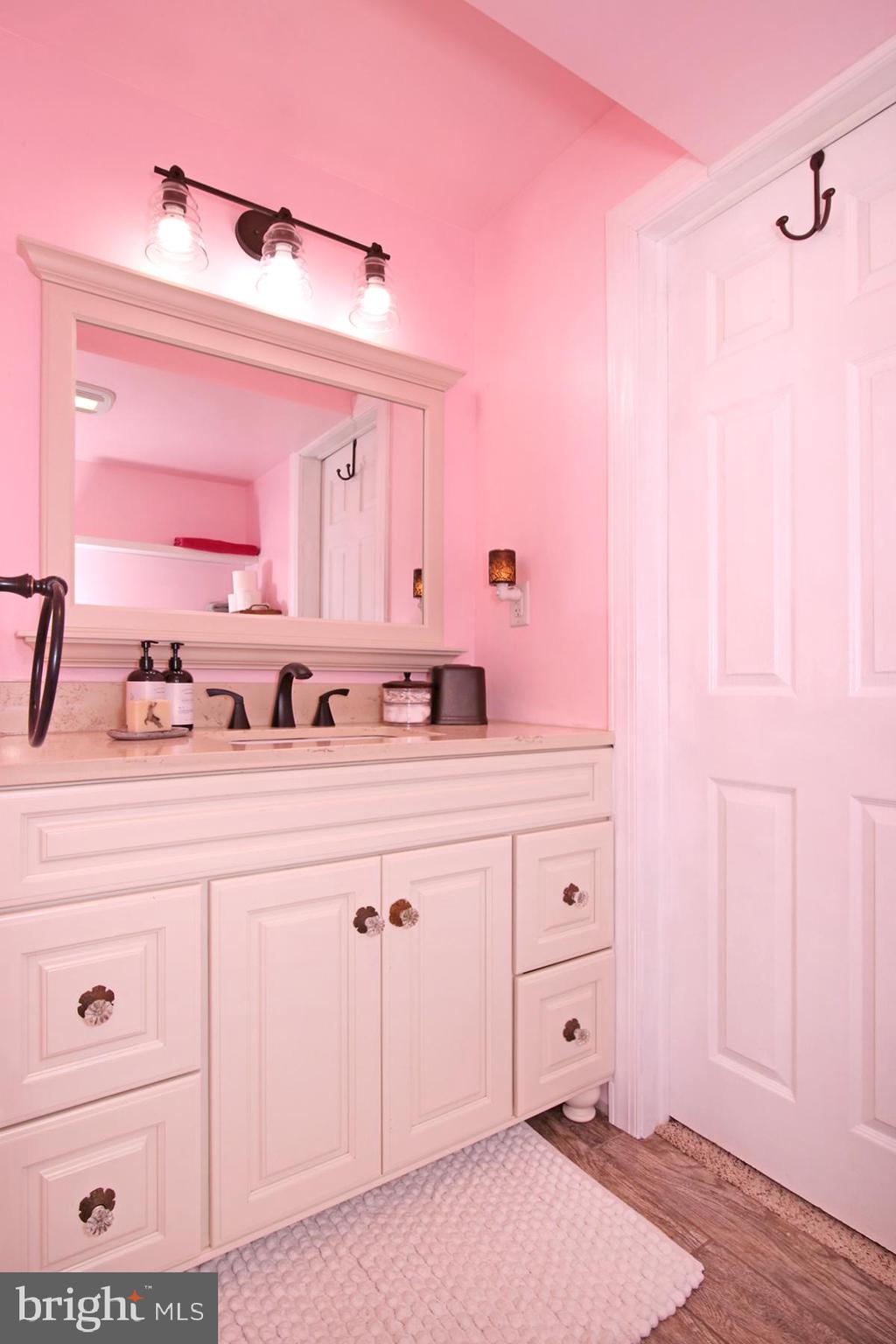 514 N MILL STREET 48