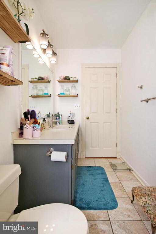 1927 CARLTON DRIVE