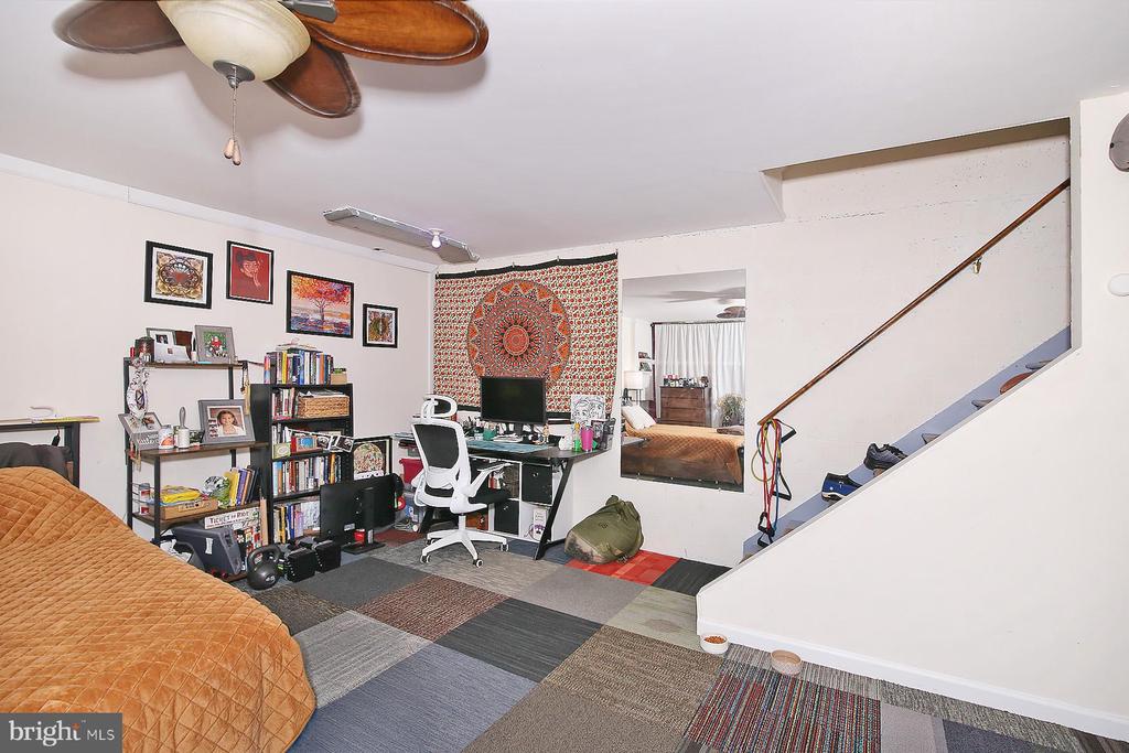 1927 CARLTON DRIVE