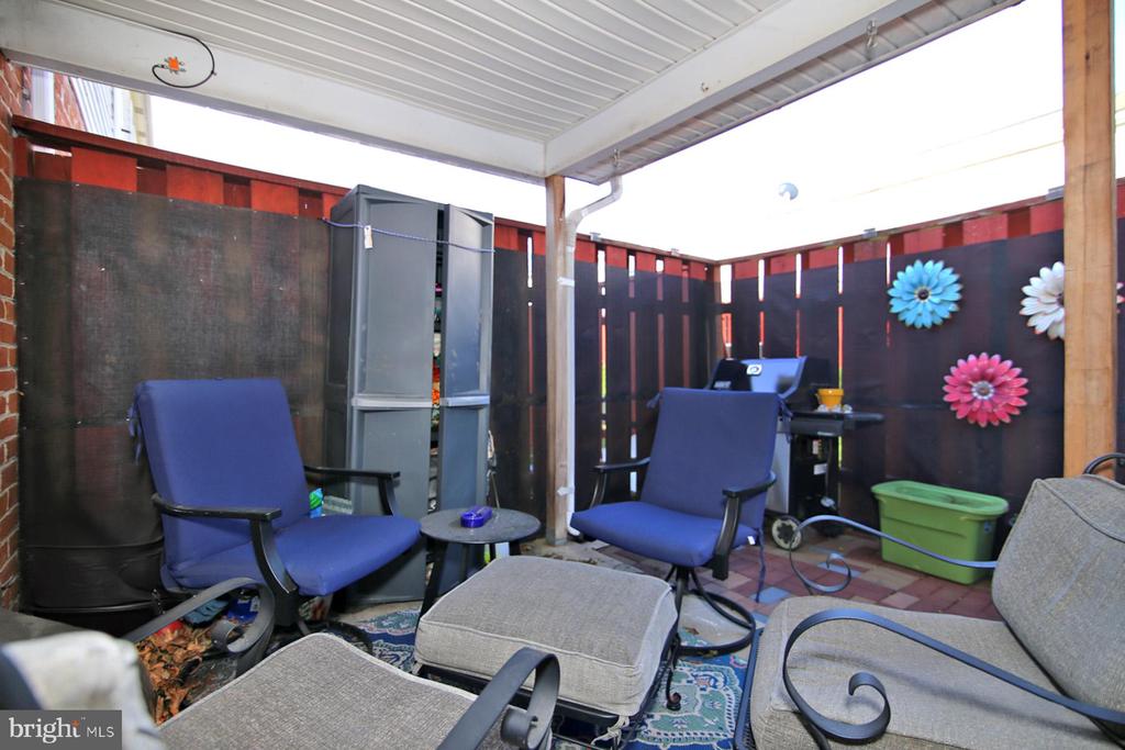 1927 CARLTON DRIVE