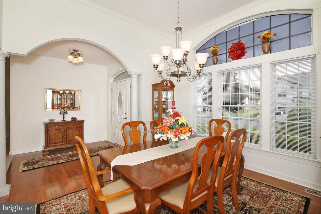 33 STRATHFORD DR L-0026 DRIVE