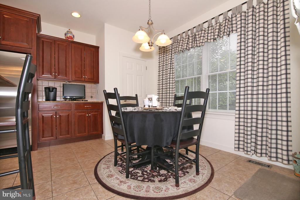 33 STRATHFORD DR L-0026 DRIVE