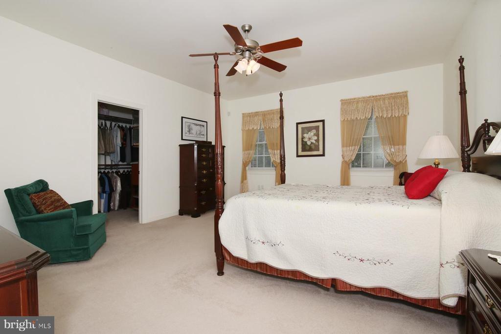 33 STRATHFORD DR L-0026 DRIVE
