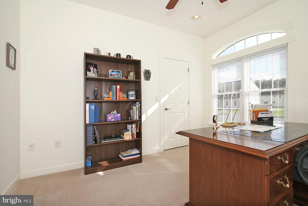 33 STRATHFORD DR L-0026 DRIVE