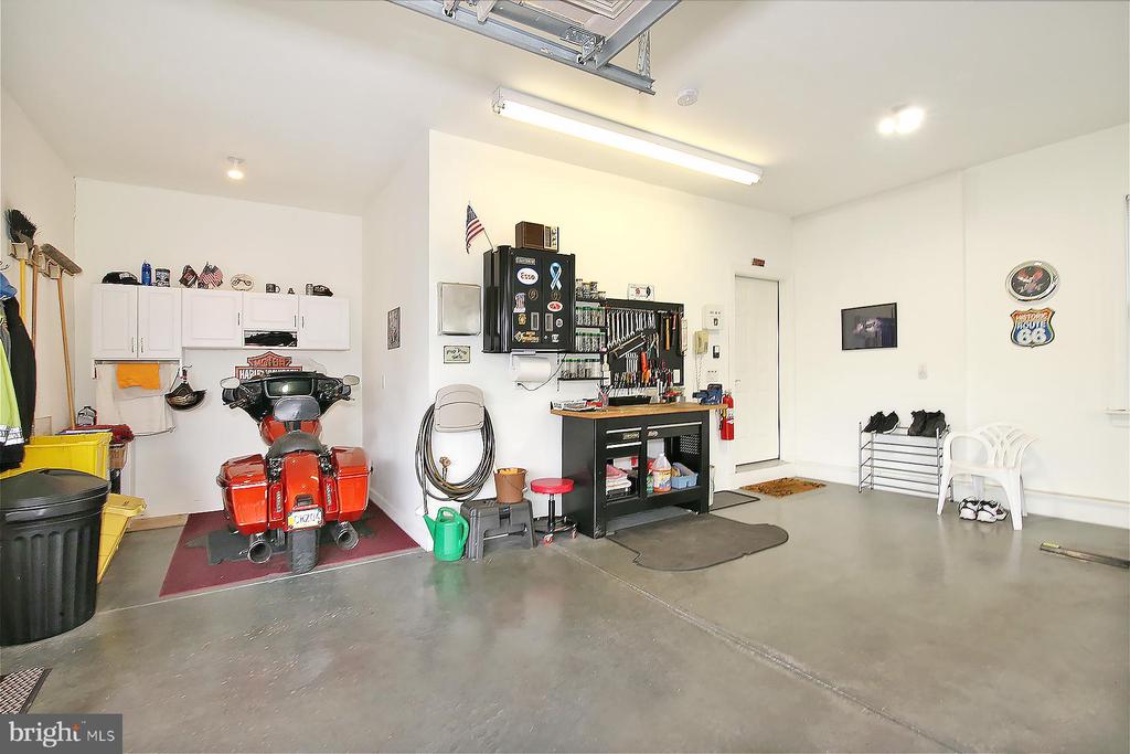 33 STRATHFORD DR L-0026 DRIVE