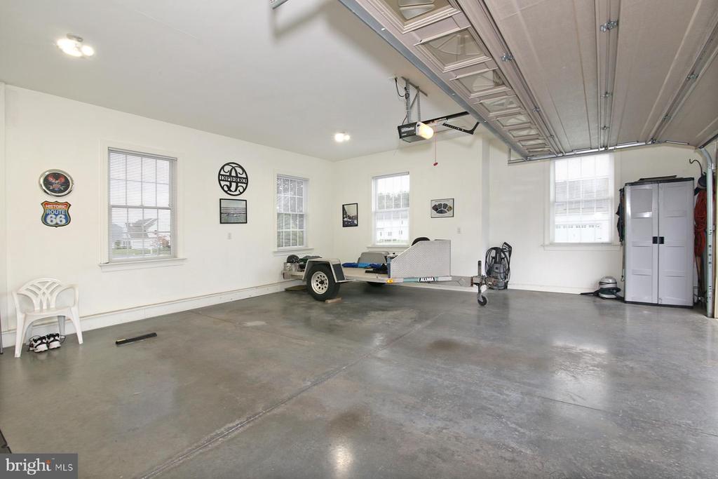 33 STRATHFORD DR L-0026 DRIVE