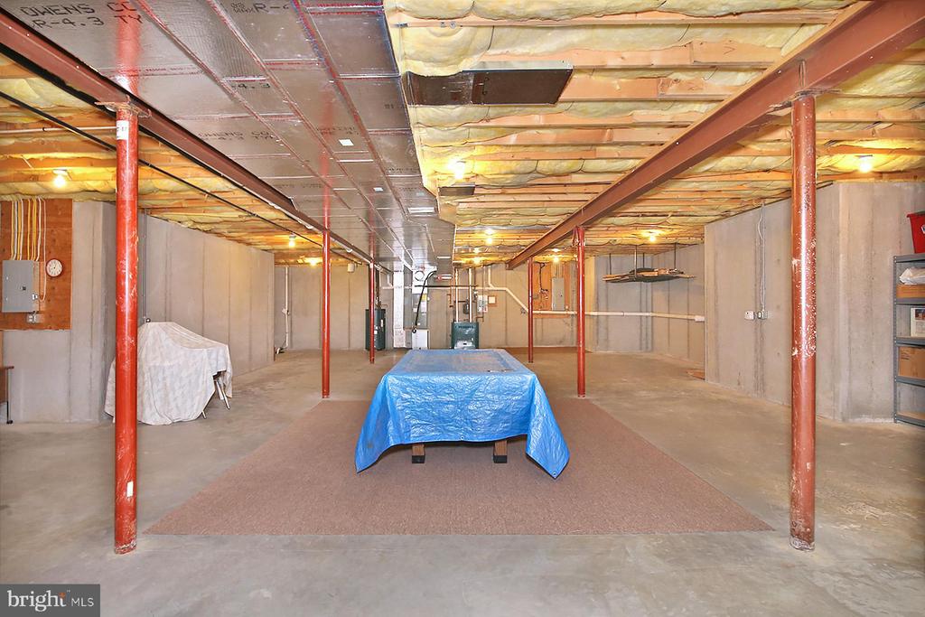 33 STRATHFORD DR L-0026 DRIVE