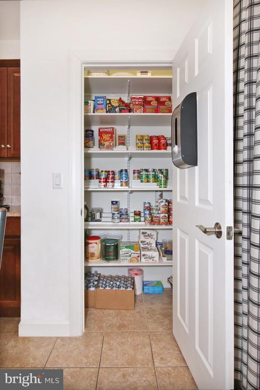 33 STRATHFORD DR L-0026 DRIVE