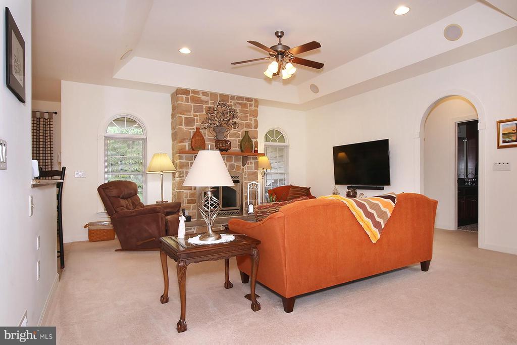 33 STRATHFORD DR L-0026 DRIVE