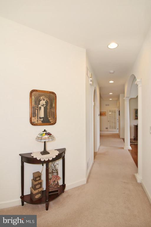33 STRATHFORD DR L-0026 DRIVE