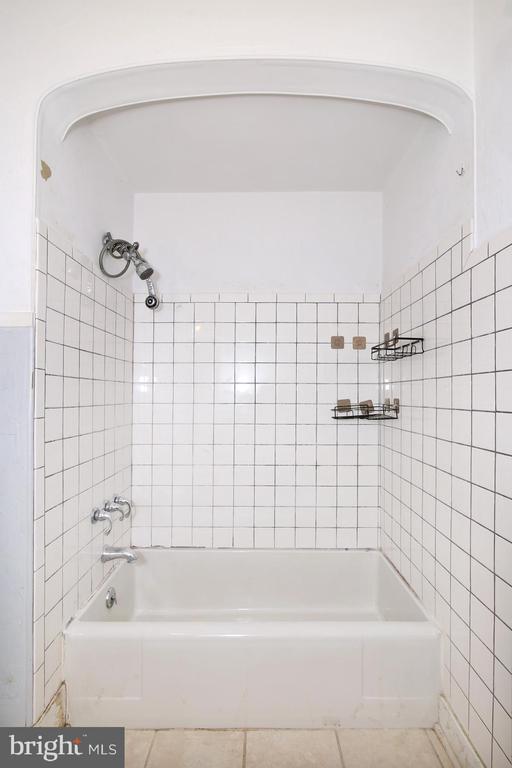 27 N 6TH STREET