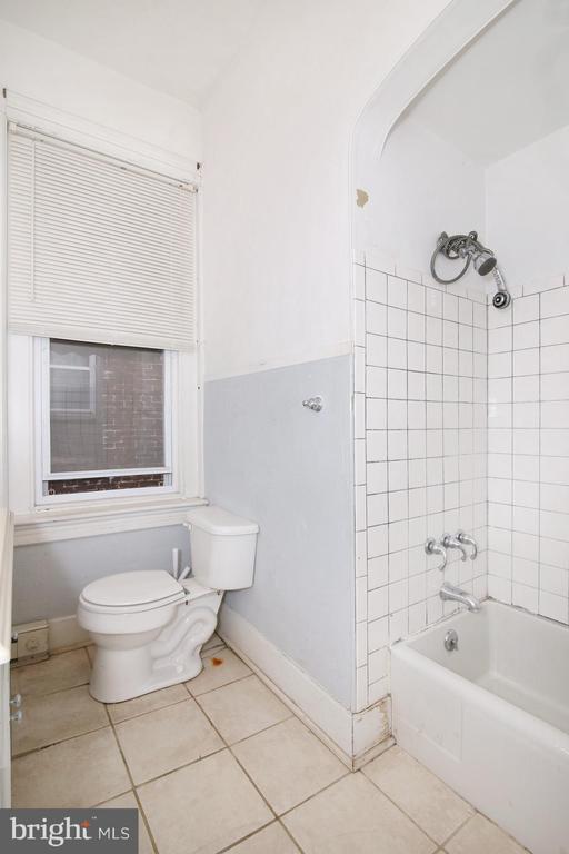 27 N 6TH STREET