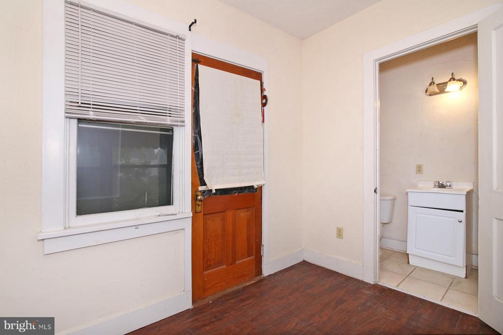 27 N 6TH STREET