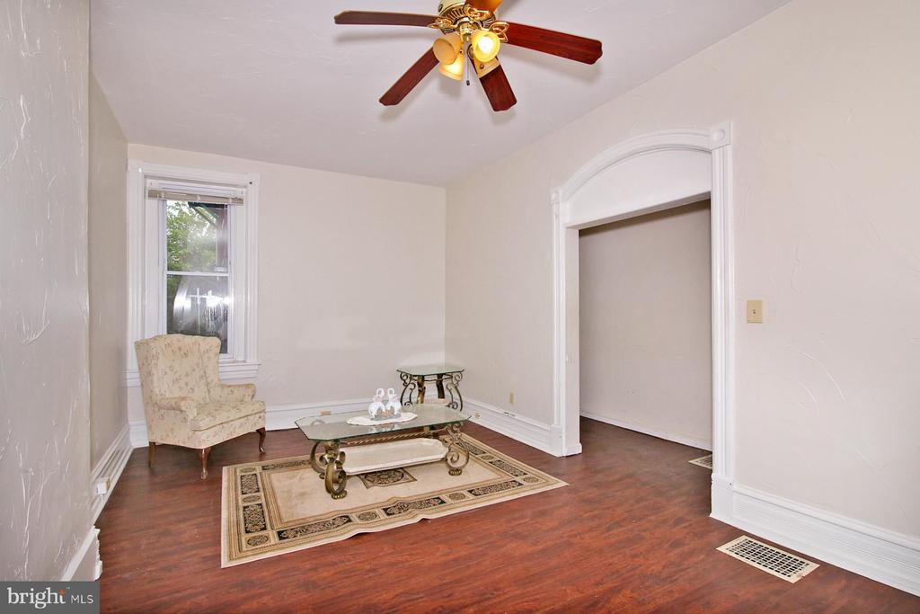 27 N 6TH STREET