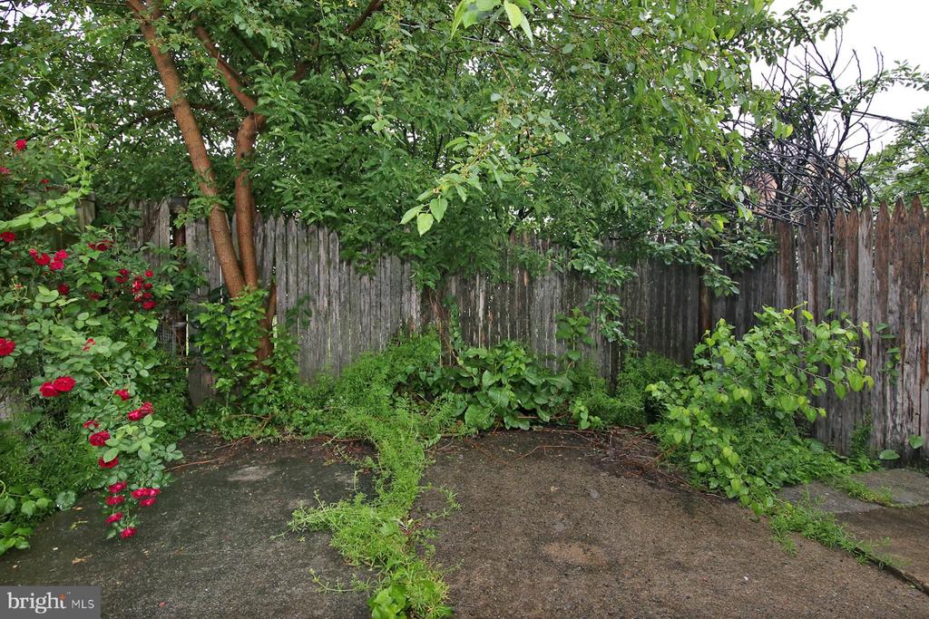 27 N 6TH STREET